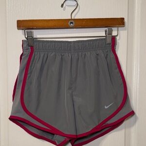 Nike Women's Athletic Gray and Pink Shorts Size Adult XS NWOT